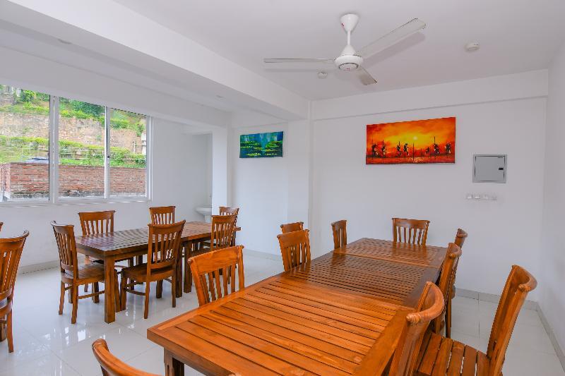 Oyo 238 Selva'S Guest House ヌワラ・エリヤ エクステリア 写真